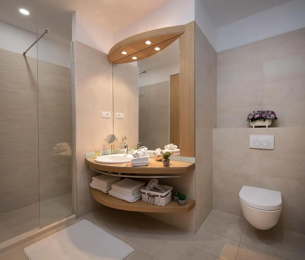 Vip Rooms Split 4*,  Croatia